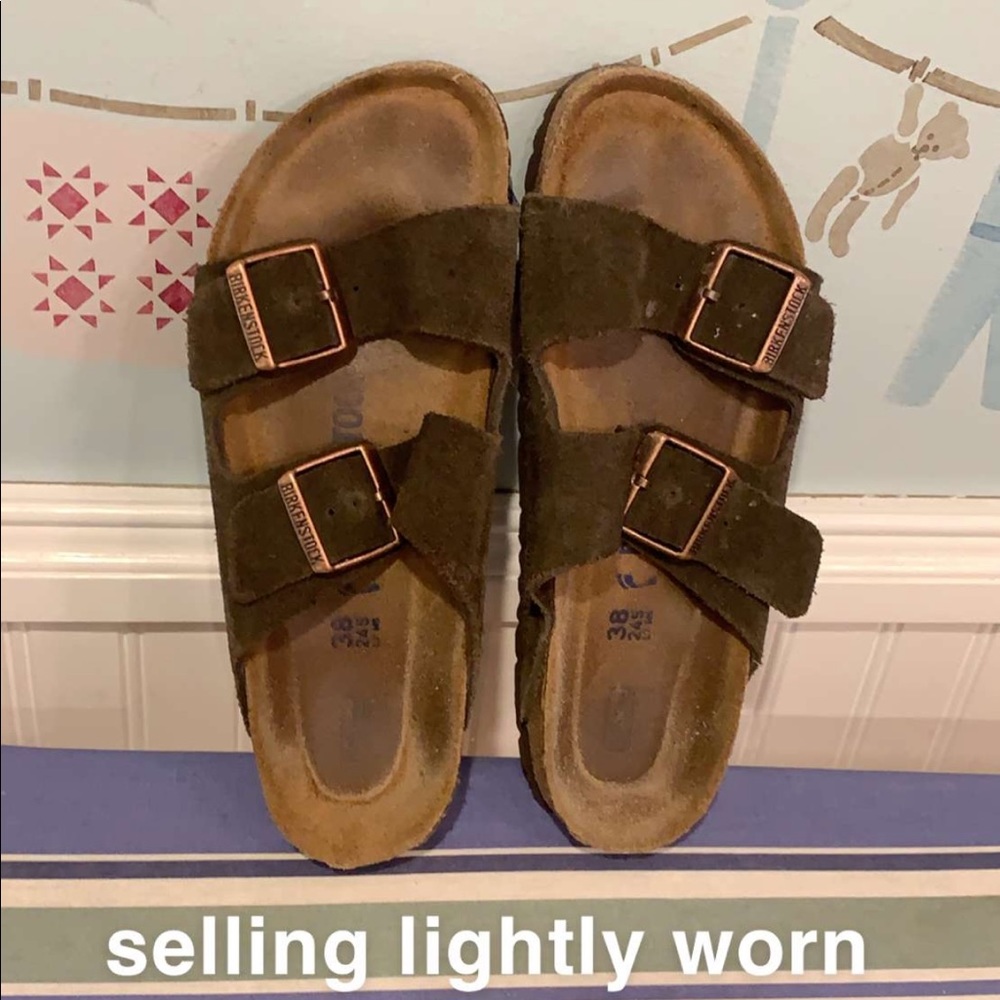 Arizona style Birkenstock’s size 38 (8) GOOD